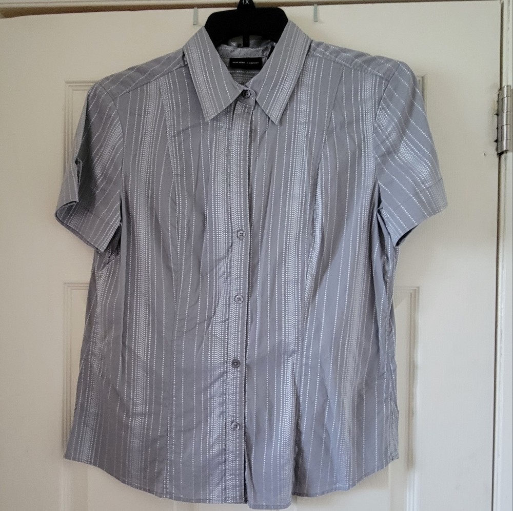 Vintage New York & Company XL V-Neck Gray Blouse w/Silvery Threading